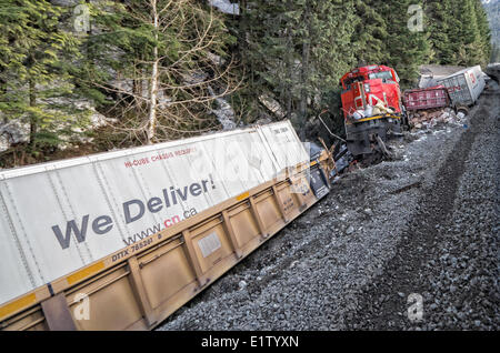 Fracht-Entgleisung, die in British Columbia, Kanada aufgetreten. Stockfoto