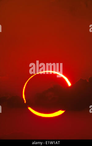 Ringförmige Sonnenfinsternis vom 20. Mai 2012. Fotografiert bei Sonnenuntergang von West-Texas. Stockfoto