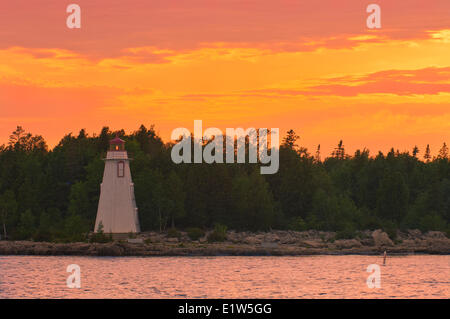 Große Wanne Leuchtturm in Huron-See. Georgian Bay auf Bruce Peninsula, Tobermory, Ontario, Kanada Stockfoto