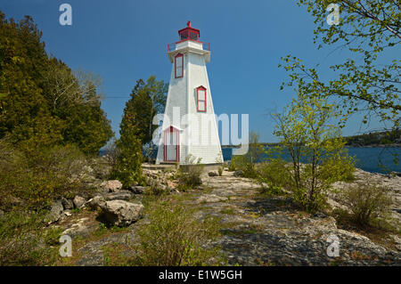 Große Wanne Leuchtturm in Huron-See. Georgian Bay auf Bruce Peninsula, Tobermory, Ontario, Kanada Stockfoto