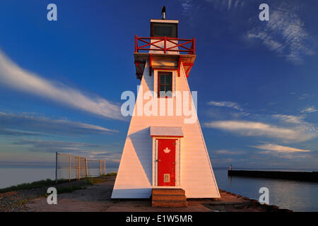 Leuchtturm bei Sonnenuntergang, Holz-Inseln, Prince Edward Island, Canada Stockfoto