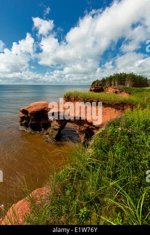 Erodiert roten Sandsteinfelsen, Kildare Capes, Prince Edward Island, Canada Stockfoto
