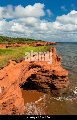 Erodiert roten Sandsteinfelsen, Kildare Capes, Prince Edward Island, Canada Stockfoto