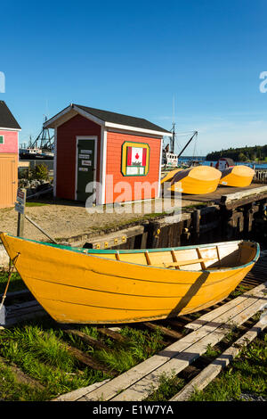 Hölzerne Dories, The Dory Shop, Lunenburg, Nova Scotia, Kanada Stockfoto