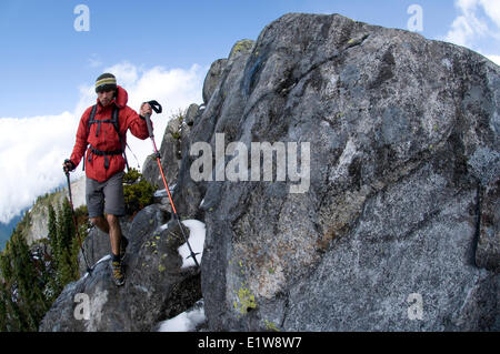Die Alpine Wanderweg zum Crown Mountain von Grouse Mountain, North Vancouver, British Columbia, Kanada Stockfoto