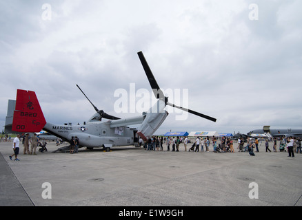 V-22 Osprey in Futenma Flightline Festival dürfen Local Nationals auf Marine Corps Air Station Futenma Okinawa Japan Stockfoto