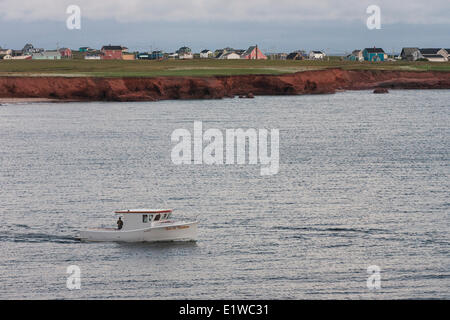 Coastal Häuser entlang L'Etang du-Nord, Magdalen Inseln, Quebec. © Allen McEachern. Stockfoto