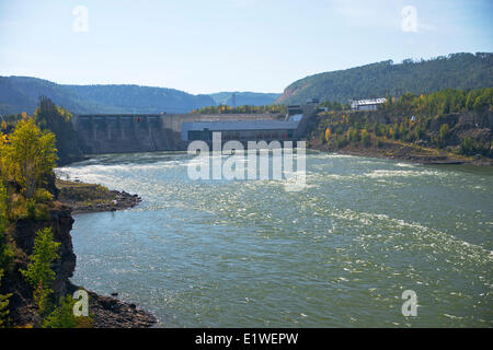 Peace River-Schlucht-Verdammung am Peace River unterhalb des W.A.Bennett Dam, Highway #29 in der Nähe von Hudson es Hope, Northern BC Stockfoto