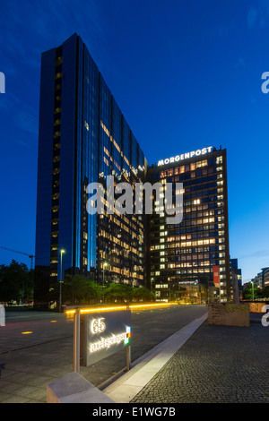 Axel Springer Verlag Haus-Zentrale in Berlin bei Nacht-Deutschland Stockfoto