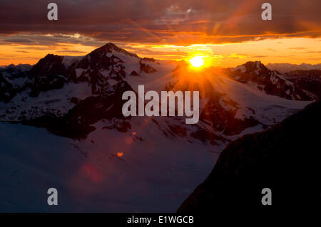 Sonnenuntergang über den Purcell Mountains von Bugaboo Provincial Park, Britisch-Kolumbien Stockfoto