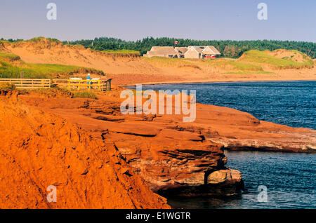 Sandstein-Klippen, Cavendish Beach, Prince Edward Island National Park, Kanada Stockfoto