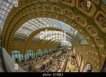 Paris - 30.August: Menschen, die genießen Musée d ' Orsay am 30. August 2013 in Paris, Frankreich Stockfoto