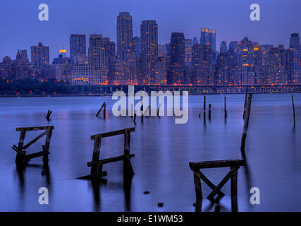 Skyline von New York City entnommen der Seite Jersey, New York, USA Stockfoto