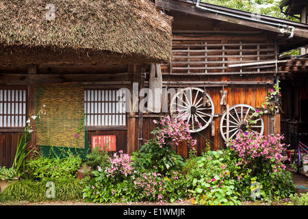 Fassade eine strohgedeckte Bauernhaus im historischen Dorf Shirakawa-Go im Norden Japans. Die UNESCO World Heritage Site ist Stockfoto