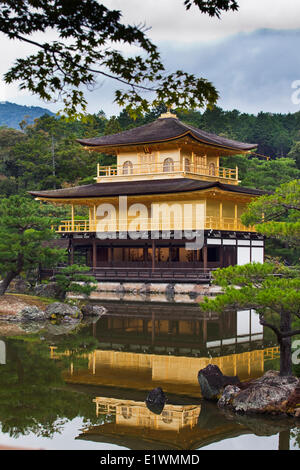 Befindet sich nördlichen Kyoto Kinkaku-Ji oder Tempel des goldenen Pavillons wurde das Altersheim der Shogun Ashikaga Yoshimitsu, die Stockfoto