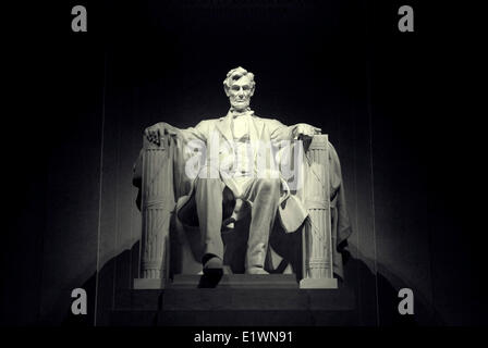 Eine Nahaufnahme der frontalen Blick auf die Lincoln-Statue im Lincoln Memorial, Washington DC Stockfoto