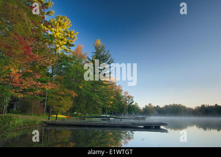 Herbst-Szene in Muskoka, Ontario Stockfoto