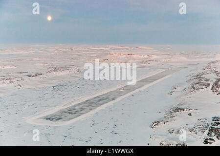 Giant Mine Townsite und Aurora Borealis, Nordwest-Territorien, Kanada Stockfoto