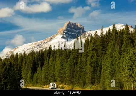 Dolomit-Gipfel, Icefield Parkway, Banff Nationalpark, Alberta, Kanada Stockfoto