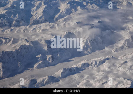 British Columbias Küstengebirge in einer Luftaufnahme auf der Strecke zwischen Whitehorse, Yukon und Vancouver, BC gesehen. Stockfoto