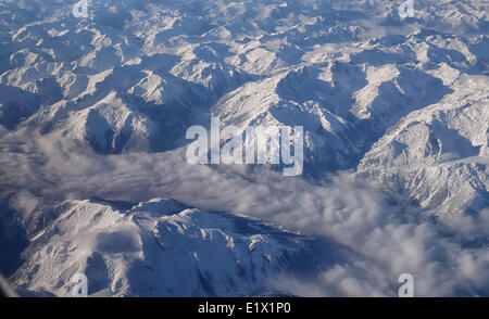 British Columbias Küstengebirge in einer Luftaufnahme auf der Strecke zwischen Whitehorse, Yukon und Vancouver, BC gesehen. Stockfoto