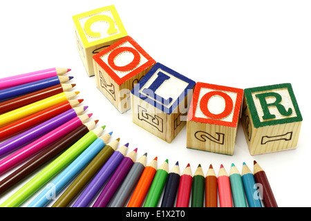 Farbstiften auf weißem Hintergrund Stockfoto