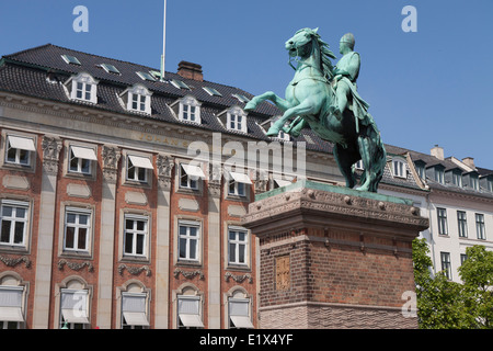 Statue von Bischof Absalon und Str. Nicholas Kirche Kopenhagen Dänemark Stockfoto