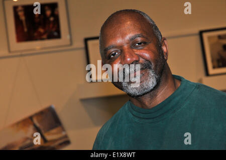 Madrid, Spanien. 10. Juni 2014. Der amerikanische Künstler entlarvt Kerry James Marshall gleichzeitig an die Stiftung Tàpies in Barcelona und Museo Reina Sofía in Madrid.  "Gemälde und andere Dinge" zeigt die Ausstellung Tapies Stiftung sein jüngste Werk. Bildnachweis: Fototext/Alamy Live-Nachrichten Stockfoto