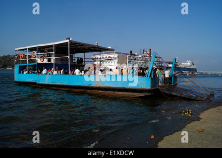 Fähre Boot Binnenschifffahrt in Panaji Stadt Goa Indien Stockfoto
