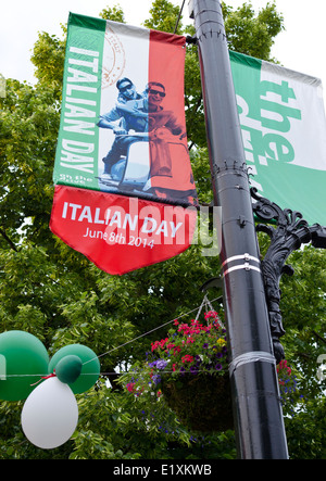 Bunte Banner für Italientag auf Commercial Drive, 8. Juni 2014 im kanadischen Vancouver.  Straße Festival autofreien Tag. Stockfoto