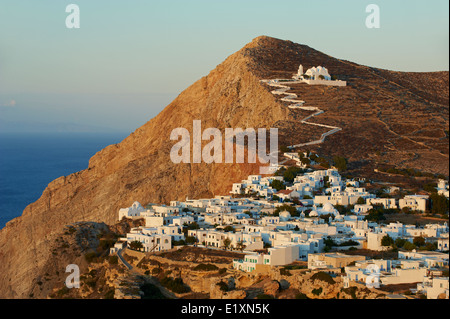 Griechenland, Kykladen-Inseln, Folegandros, Hora Dorf und Kirche Panagia Kimissis Stockfoto