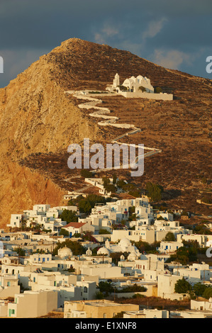 Griechenland, Kykladen-Inseln, Folegandros, Hora Dorf und Kirche Panagia Kimissis Stockfoto