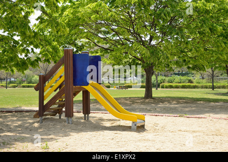 alte Folie auf einem Spielplatz im Hangang Park in Seoul Stockfoto