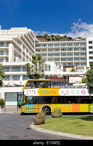 Gelber Bus Stadtrundfahrt Stadt Funchal Madeira Portugal Stockfoto