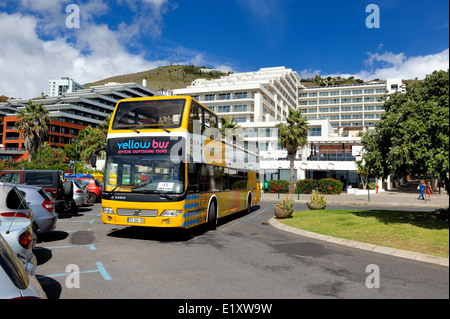 Gelber Bus Stadtrundfahrt Stadt Funchal Madeira Portugal Stockfoto