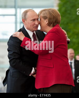 Bundeskanzlerin Angela Merkel und Wladimir Putin in Berlin am 1. Juni 2012. Stockfoto
