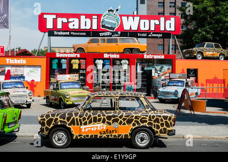 Trabi-Welt Führungen durch die DDR Trabant Oldtimer in Berlin Deutschland Stockfoto