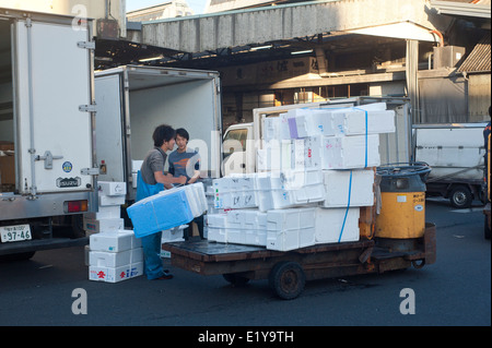 Tokyo Japan 2014 - Tsukiji Fischmarkt Metropolitan zentrale Großmarkt Stockfoto