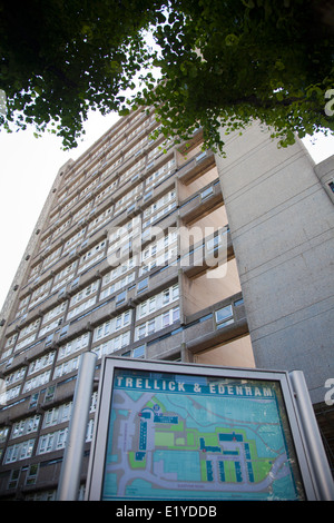 Trellick Tower auf Golborne Road - London W10 - UK Stockfoto