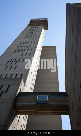 Trellick Tower auf Golborne Road - London W10 - UK Stockfoto