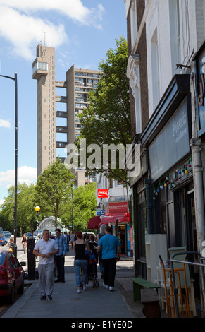 Trellick Tower auf Golborne Road - London W10 - UK Stockfoto