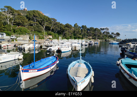 Port du Poussai Cap Dramont Théoule-sur-Mer in der Nähe von Saint Raphaël oder Saint Raphael Var Côte d'Azur Frankreich Stockfoto