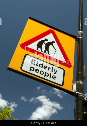 Ältere Menschen Straßenschild, West-London Stockfoto