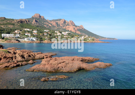 Mittelmeer-Küste in Anthéor & L'Esterel-massiv zwischen Cannes & Saint Raphaël Côte d ' Azur Frankreich Stockfoto