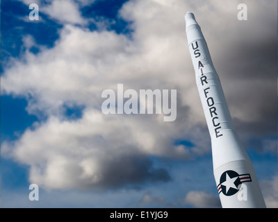 Vereinigten Staaten Vintage Rakete mit blauen Himmel als Hintergrund Stockfoto