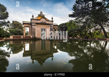 Palace Teich im Labyrinth von Horta, Barcelona, Spanien Stockfoto