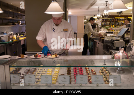 Der Tea Room - Harrods - Knightsbridge - London Stockfoto