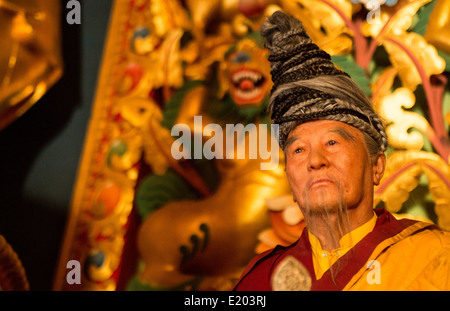 Kathmandu Nepal Wachsfigur von der Gründung Lama des Klosters Drikung Kagyu Rinchenling mit kunstvollen artwork Stockfoto