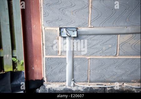 zuerst beheben Sie, Elektroinstallation in eine neue Build-Erweiterung Stockfoto