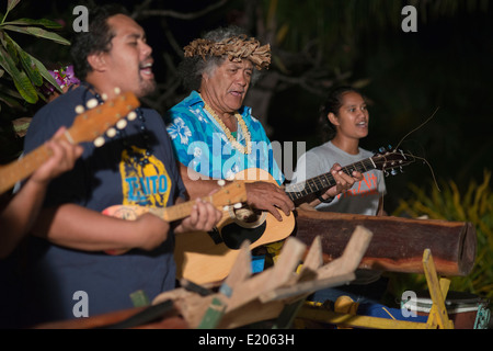 Aitutaki. Cook Island. Polynesien. Süd-Pazifik. Musik und liest Tänze Polynesiens im Aitutaki Lagoon Resort Stockfoto